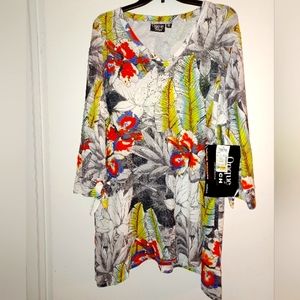 Onque Women's Tunic New With Tags.  Size 2X
